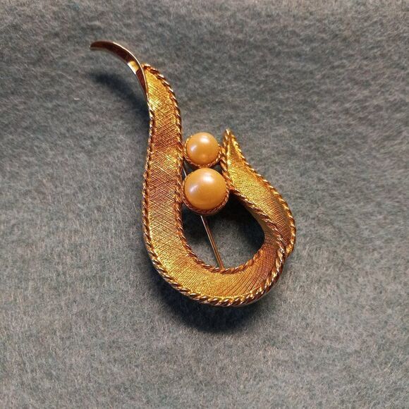 Vintage Sarah Coventry Large Faux Pearl Brooch - Picture 1 of 6